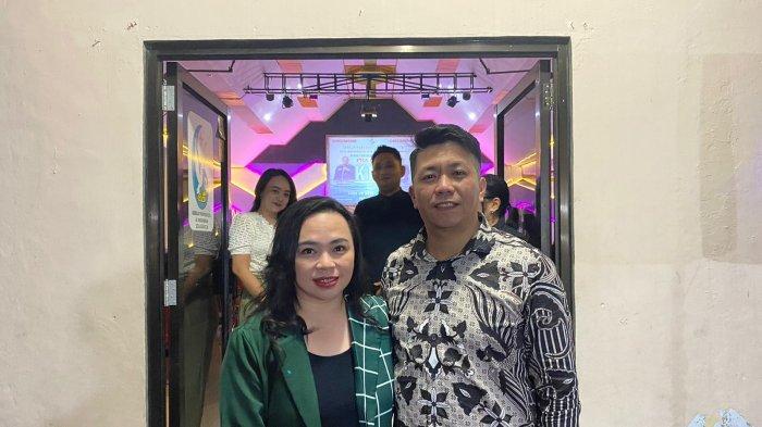 Pdt Edwin Frans Longkutoy selaku Gembala Sidang GPdI Solagracia Kalawat Minahasa Utara bersama istri