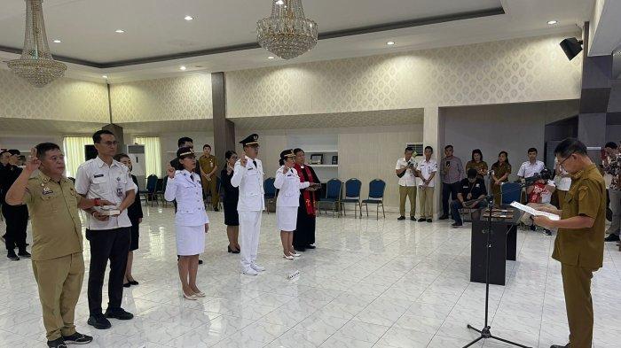 Pelantikan dan pengambilan sumpah pejabat struktural di lingkungan Pemkot Bitung, Sulawesi Utara, Selasa (8/8/2023).