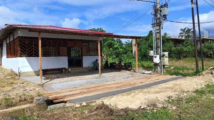 Bangunan tanpa IMB di Kelurahan Paniki Bawah, Kecamatan Mapanget, Kota Manado, Sulawesi Utara.