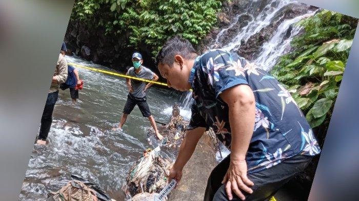 Penemuan mayat di lokasi Wisata Air Terjun Tekaan Telu, Kelurahan Tinoor Satu, Kecamatan Tomohon Utara, Kota Tomohon, Provinsi Sulawesi Utara, Selasa (24/9/2024) Pukul 11.15 Wita.