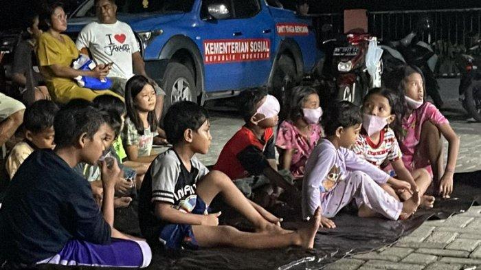 Pengungsi erupsi Gunung Ruang dari berbagai Desa dan Kelurahan di Tagulandang Kabupaten Kepulauan Sitaro Sulawesi Utara mengungsi ke Rumah Susun di Bitung.