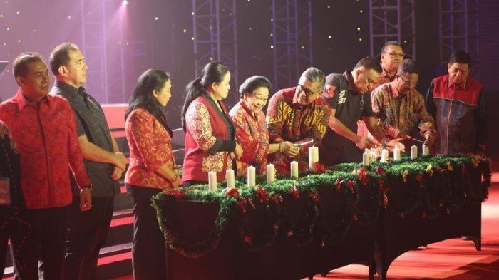 Potret Perayaan Natal PDIP dan Relawan Damai Sejahtera for Ganjar-Mahfud (Reds) di Jakarta International Expo, Kamis (18/1/2024).