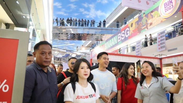 Potret Kaesang Pangarep Saat Kunjungi Pusat Perbelanjaan Mantos di Manado Sulawesi Utara
