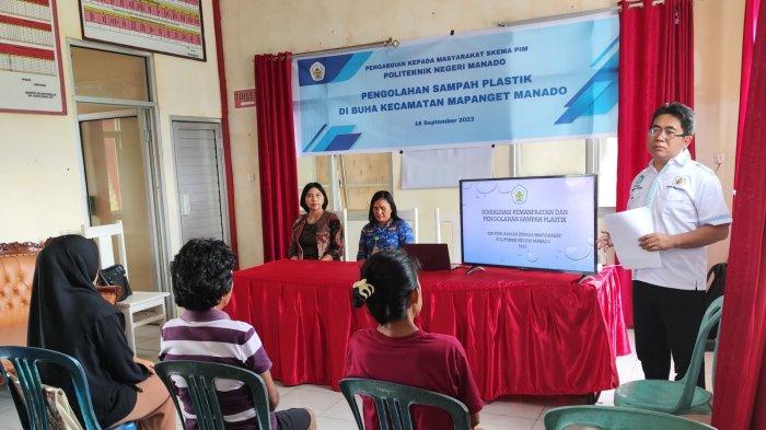 Jurusan Teknik Mesin Politeknik Negeri Manado (Polimdo) melaksanakan Program Pengabdian kepada Masyarakat (PKM) di Kelurahan Buha, Kecamatan Mapanget, Manado, Sulawesi Utara, terkait pengolahan sampah plastik, Senin (18/9/2023).