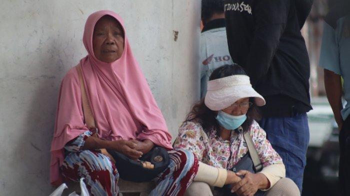 Potret aktivitas warga di New Bendar 45 Kota Manado, Sulawesi Utara, Rabu (8/11/2023).