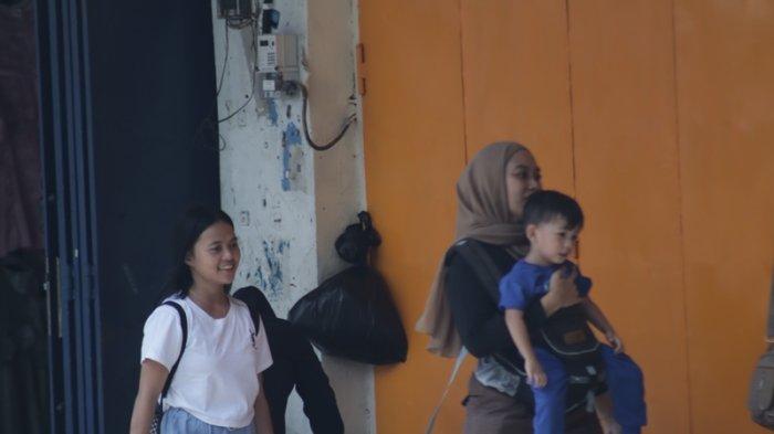 Potret aktivitas warga di New Bendar 45 Kota Manado, Sulawesi Utara, Rabu (8/11/2023).