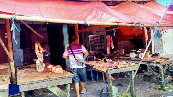 BABI: Potret daging babi di Pasa Rakyat Tondano. Berikut harga daging Babi di Minahasa, Sulawesi Utara hari ini Kamis (15/5/2025).