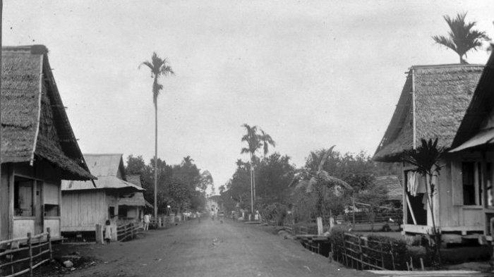 Fakta-fakta Langowan salah satu kecamatan yang terletak di wilayah Kabupaten Minahasa, Sulawesi Utara. Potret jadul Langowan, periode 1900-1920.