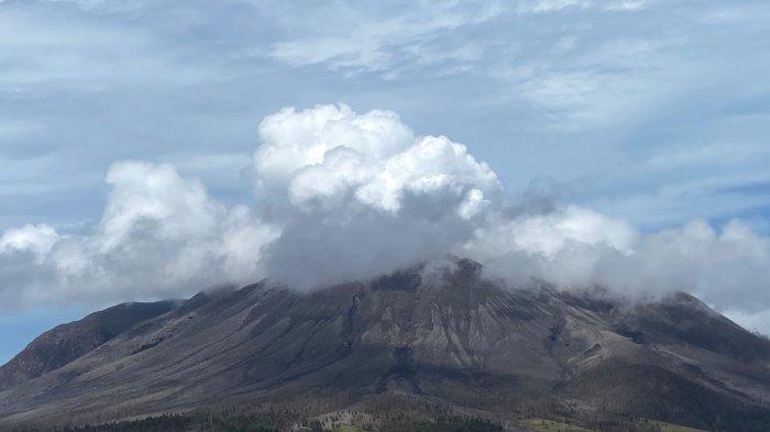 Potret terkini di Gunung Ruang Kabupaten Kepulauan Sitaro yang sebelumnya terjadi erupsi hebat