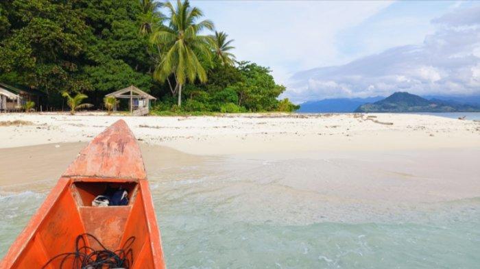 SAMPAH: Potret indahnya Pulau 3 Bolmong Sulawesi Utara, Minggu 2 Maret 2025. Kini keindahan Pulau 3 Bolmong,mulai tercemar dengan sampah plastik.