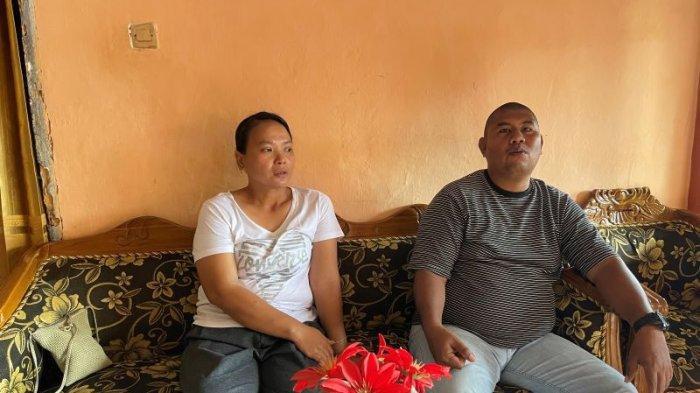 ORANG TUA - Orang tua korban pengeroyokan pelajar SMK di Manado bernama Asni Yap (36) dan Kerry Bawintil (36). Mereka mengaku anaknya sudah menjalani visum.