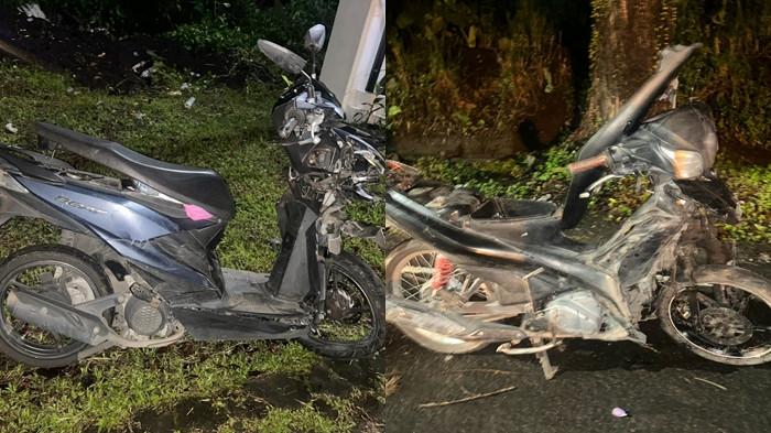 ADU BANTENG - Dua unit motor yang mengalami kecelakaan lalulintas jenis adu banteng atau tabrak depan dengan depan.
