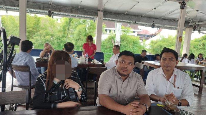 Seorang perempuan asal Manado, Sulawesi Utara, berinisial L (39) diduga menjadi korban rudapaksa oleh dua oknum pengacara berinisial AT dan TM.