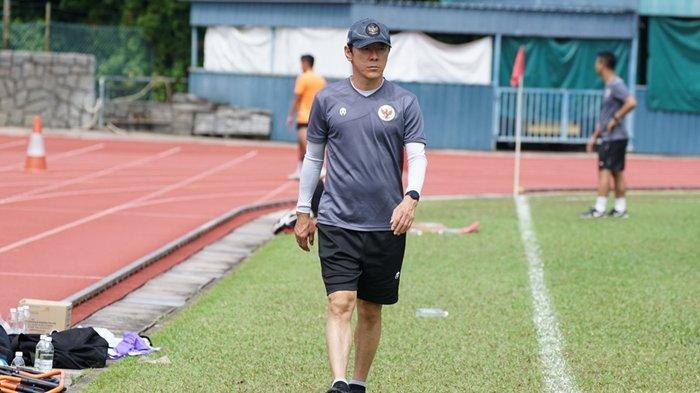 Shin Tae-yong Buka Akademi Speak Bola di Indonesia dengan Nama STY Football Academy.