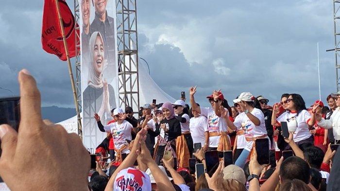 Siti Atikoh istri Capres Ganjar Pranowo Ikut Senam di Kawasan Megamas Manado