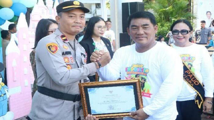 SOSOK: Ipda Andros Hinur, Kapolsek Tareran, Minahasa Selatan (Minsel) Sulawesi Utara yang menerima penghargaan atas dedikasi dan keberhasilannya dalam menyelenggarakan perlindungan terhadap perempuan dan anak sebagai Aparat Penegak Hukum (APH)