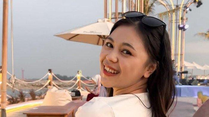 CEWEK MANADO MINAHASA - Sosok Nadia Fania Saisab. Cewek Minahasa yang dukung Langowan menjadi kota mandiri. Ia merupakan wewene cantik kelahiran Langowan, 4 Oktober 1999.