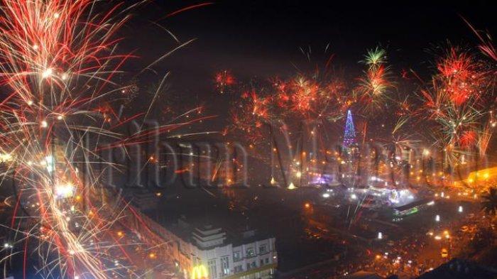 Spektakuler, pesta kembang api di malam Tahun Baru tahun kawasan Megamas dan sekitarnya.