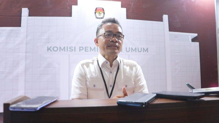 Stefanus Liow mendaftar bakal calon Anggota DPD RI ke KPU, Sulawesi Utara (02/05/2023)