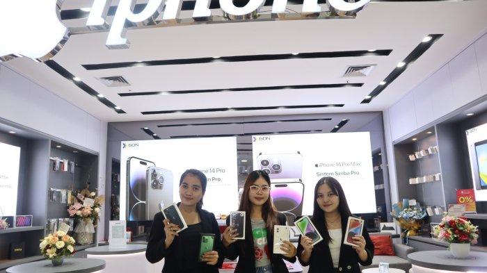 Store Iphone yang berada pada ITC Manado Sulawesi Utara, Senin (2/10/2023).