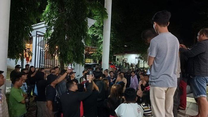 Suasana Graha Gubernuran Sulut pasca surat suara Wenang-Wanea dipindahkan.