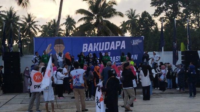 Pendukung Anies Baswedan di Nasdem Tower Manado.