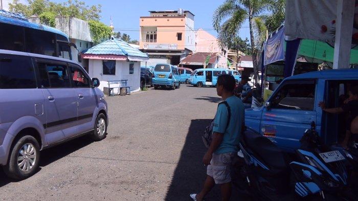 Suasana di Terminal Malalayang, Manado, Sulawesi Utara, Senin (15/4/2024).