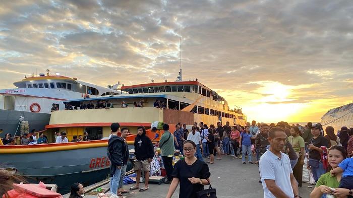 PELABUHAN - Suasana di area Pelabuhan Manado, Sulawesi Utara rute Kepulauan (Kamis, 31/7/2025)