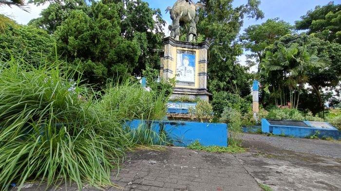 Taman Kota di Kotamobagu, Provinsi Sulawesi Utara (Sulut), yang tak lagi terawat.