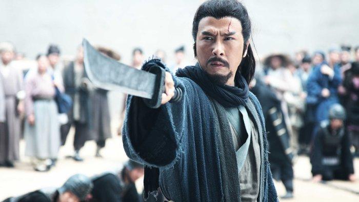 Aksi tokoh Guan Yu yang diperankan aktor Donnie Yen dalam film The Lost Bladesman.