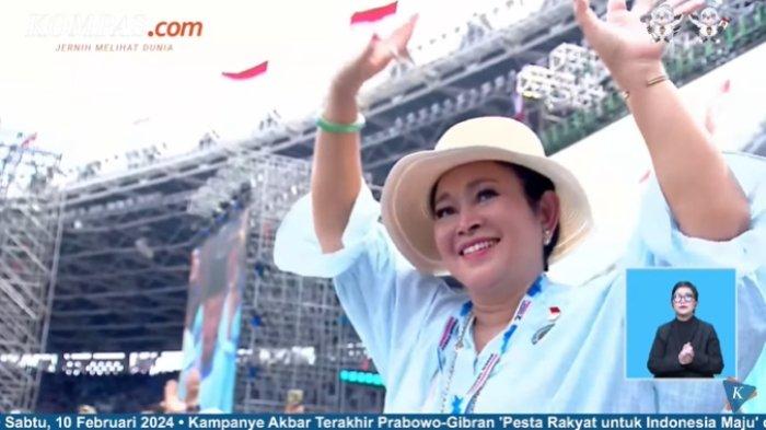 Titiek Soeharto hadiri kampanye Prabowo-Gibran di GBK disoraki positif oleh massa saat namanya disebut Capres Prabowo.
