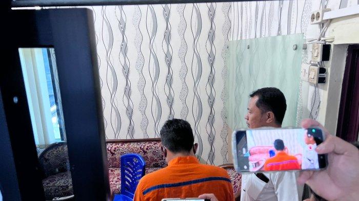Pengedar narkotika jenis sabu di Kelurahan Winangun Satu, Kota Manado, yang diamankan Ditresnarkoba Polda Sulawesi Utara, Rabu (17/7/2024).
