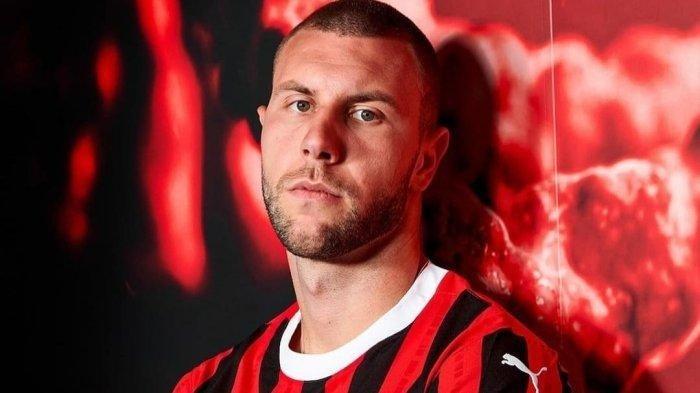 Update Transfer Pemain: AC Milan Resmi Dapatkan 'The New Jaap Stam' Strahinja Pavlovic.