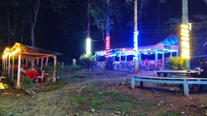 WISATA ALAM - Suasana malam hari di Pemandian Air Panas Alexi di Pinaesaan Tompasobaru Minsel Sulawesi Utara. Lokasi wisata alam di yang belum banyak orang yang tahu.