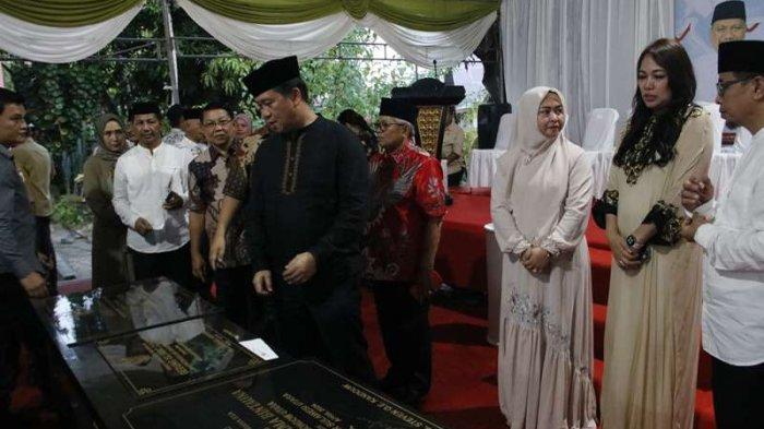 Wagub Penatua Steven Kandouw meresmikan Gedung Islamic Center Bolmut, Selasa (02/04/2024).