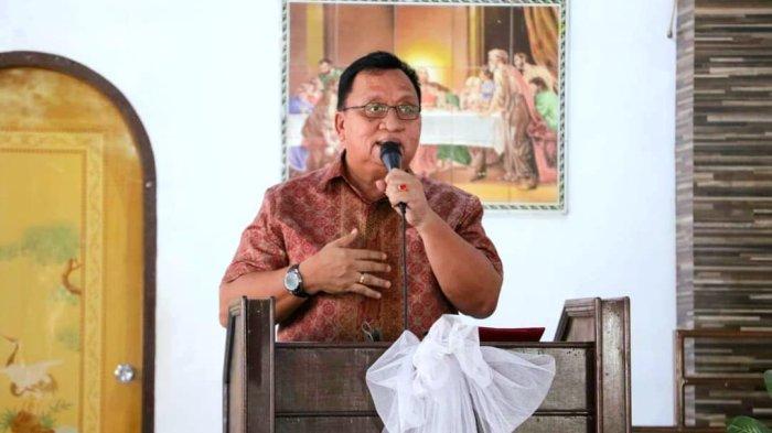 Wakil Bupati (Wabup) Minahasa Robby Dondokambey dilantik menjadi Ketua Panitia Doa dan Puasa Gereja Masehi Injili di Minahasa (GMIM) se-Indonesia.