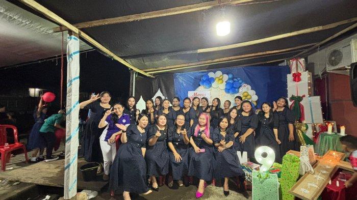 Wanita Kaum Ibu Kolom 9 Jemaat GMIM Abraham Matungkas