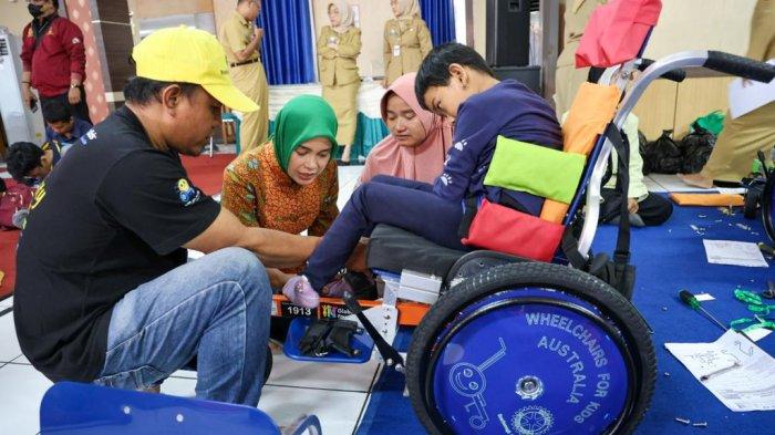 Australia Bantu 340 Kursi Roda untuk disabilitas di Jateng