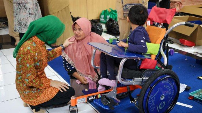 Australia Bantu 340 Kursi Roda untuk disabilitas di Jateng
