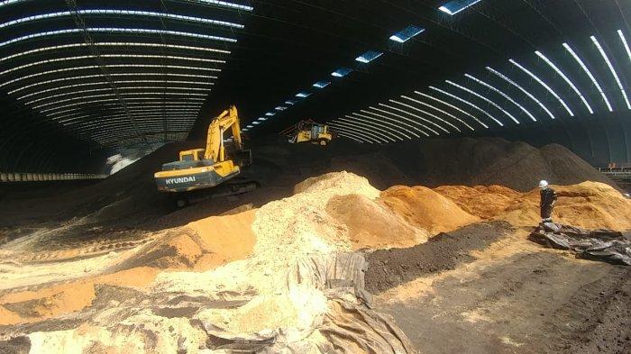 Penggunaan biomassa sawdust oleh PLN yang umumnya berasal dari limbah furniture untuk digunakan sebagai bahan bakar substitusi batu bara pada beberapa pembangkit listrik tenaga uap (PLTU), antara lain PLTU Paiton, PLTU Rembang, dan PLTU Tanjung Awar-awar yang berada di Jawa Timur.