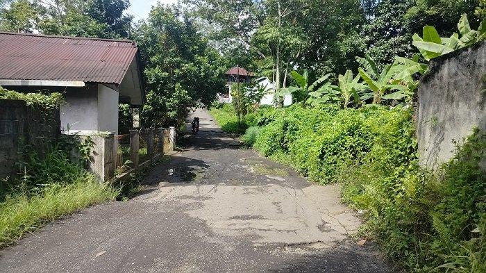 Desa Winangun Atas, Kecamatan Pineleng, Minahasa, Sulawesi Utara.
