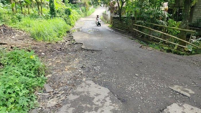 Desa Winangun Atas, Kecamatan Pineleng, Minahasa, Sulawesi Utara.