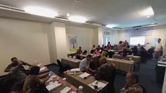 Pelatihan Program Penguatan Pemerintahan dan Pembangunan Desa (P3PD) dari Ditjen Bina Pemerintahan Desa Kementerian Dalam Negeri (Kemendagri) RI Gelombang VI memasuki hari kedua di Hotel Peninsula, Kota Manado, Sulawesi Utara, Senin (9/10/2023).