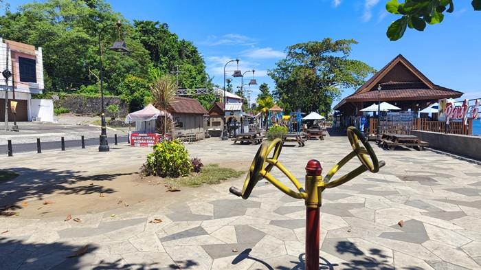 FASILITAS RUSAK - Kondisi terbaru dari Malalayang Beach Walk (MBW). Fasilitas di MBW kini mulai rusak dan tidak diperbaiki.