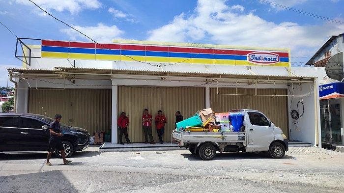 Direktur Utama PD Pasar Manado, Lucky Senduk beranggapan kehadiran ritel modern ini tidak akan merugikan pedagang Pasar Bersehati.