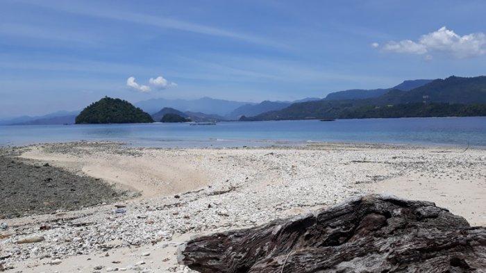 Pulau Tiga Maelang di Bolmong, Sulawesi Utara.