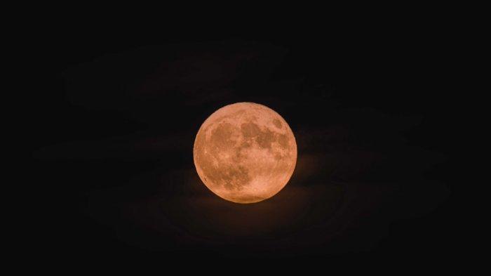 Ilustrasi supermoon.