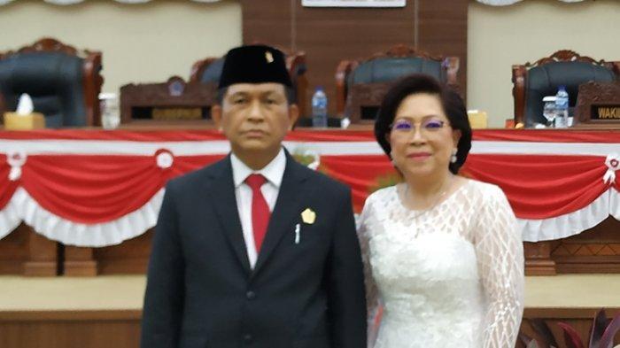 Ketua DPRD Sulut dr Fransiskus Andi Silangen bersama istri Rinny Tamuntuan