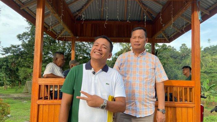 NONTON BARENG - Irwan Hasan menggelar nonton bareng bersama relawan di area Gereja Lembah Pujian YHS Church Sawangan, Senin (24/2/2025). Ia menghormati putusan hakim yang akan dibacakan hari ini.