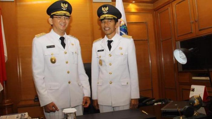Potret Jokowi saat menjabat Gubernur DKI Jakarta dan Ahok sebagai dan Wakil Gubernur. Jokowi-Ahok terpilih menjadi Gubernur dan Wakil Gubernur DKI Jakarta Periode 2012-2017.